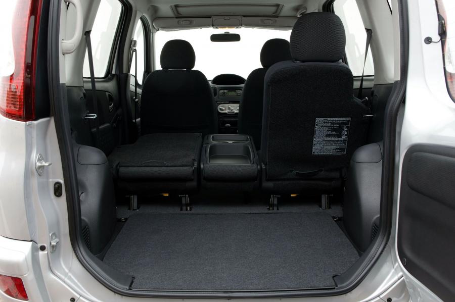  Toyota Yaris Verso 2003 года  (фото 16 из 43)